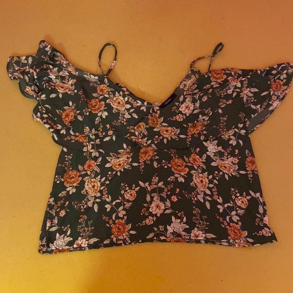 forever 21 grey top with flowers size small